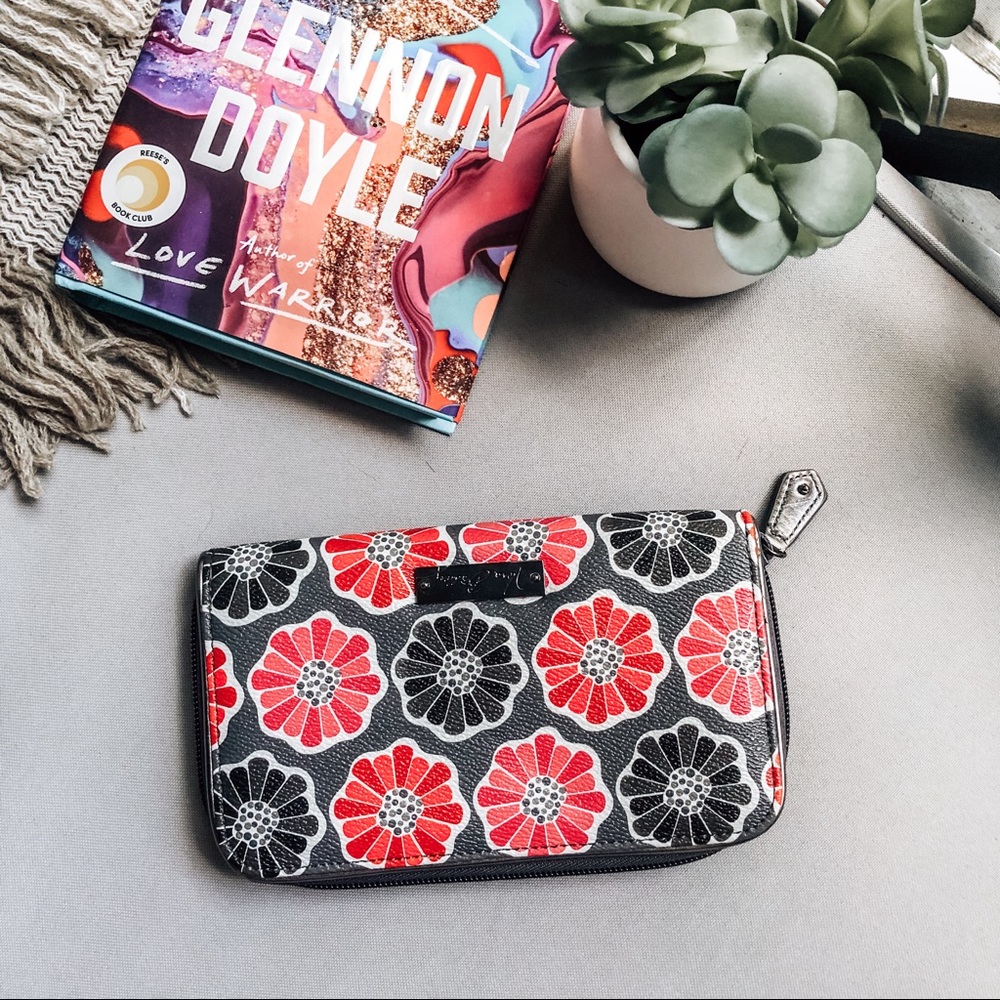 Vera Bradley Wallet! So pretty!